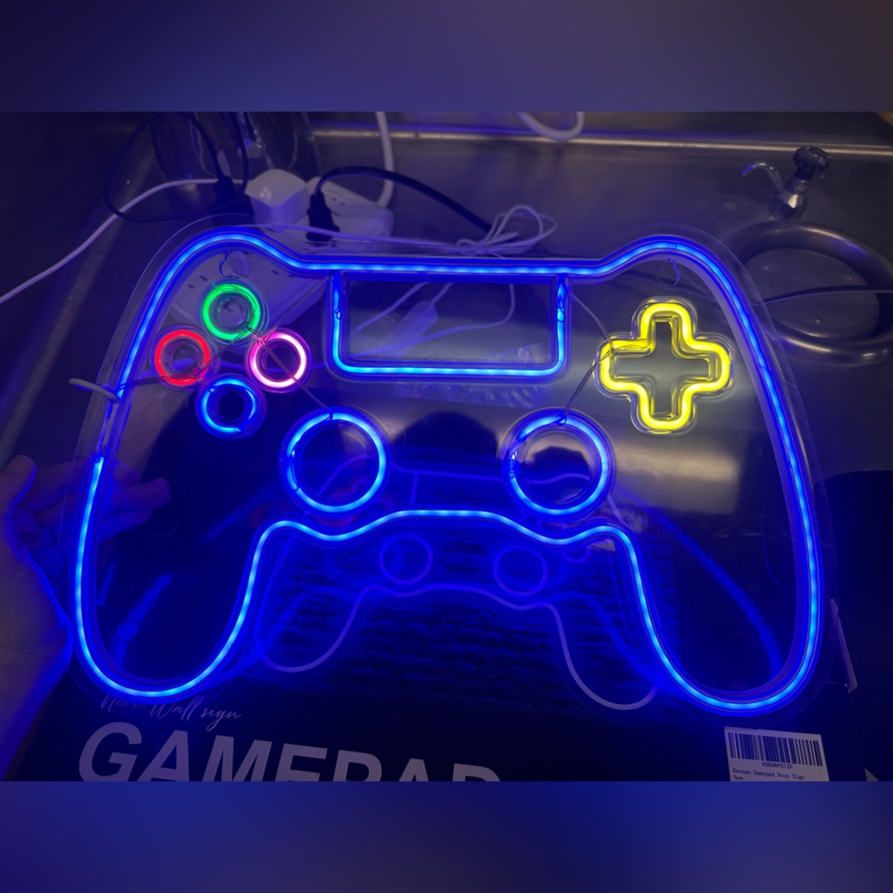 LED Gaming Controller Neon Sign - Picture 2 of 6